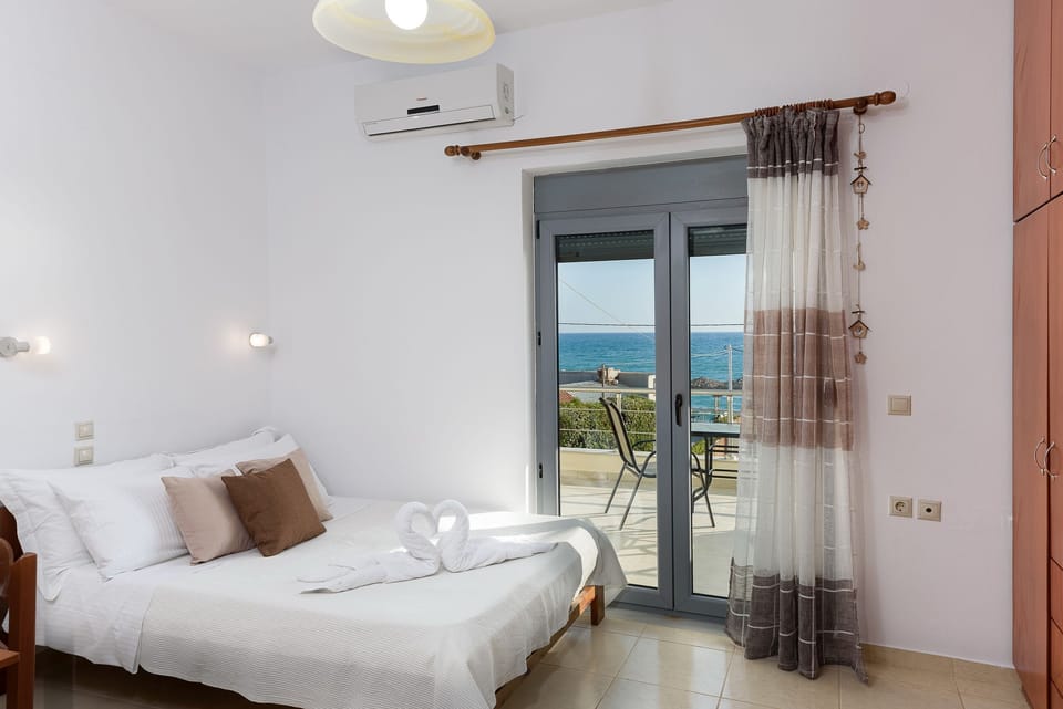 studio with sea view
