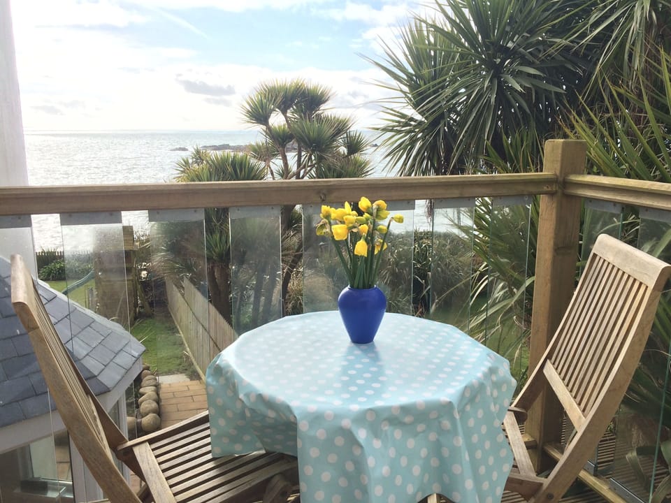 Time for morning coffee on the balcony (April)