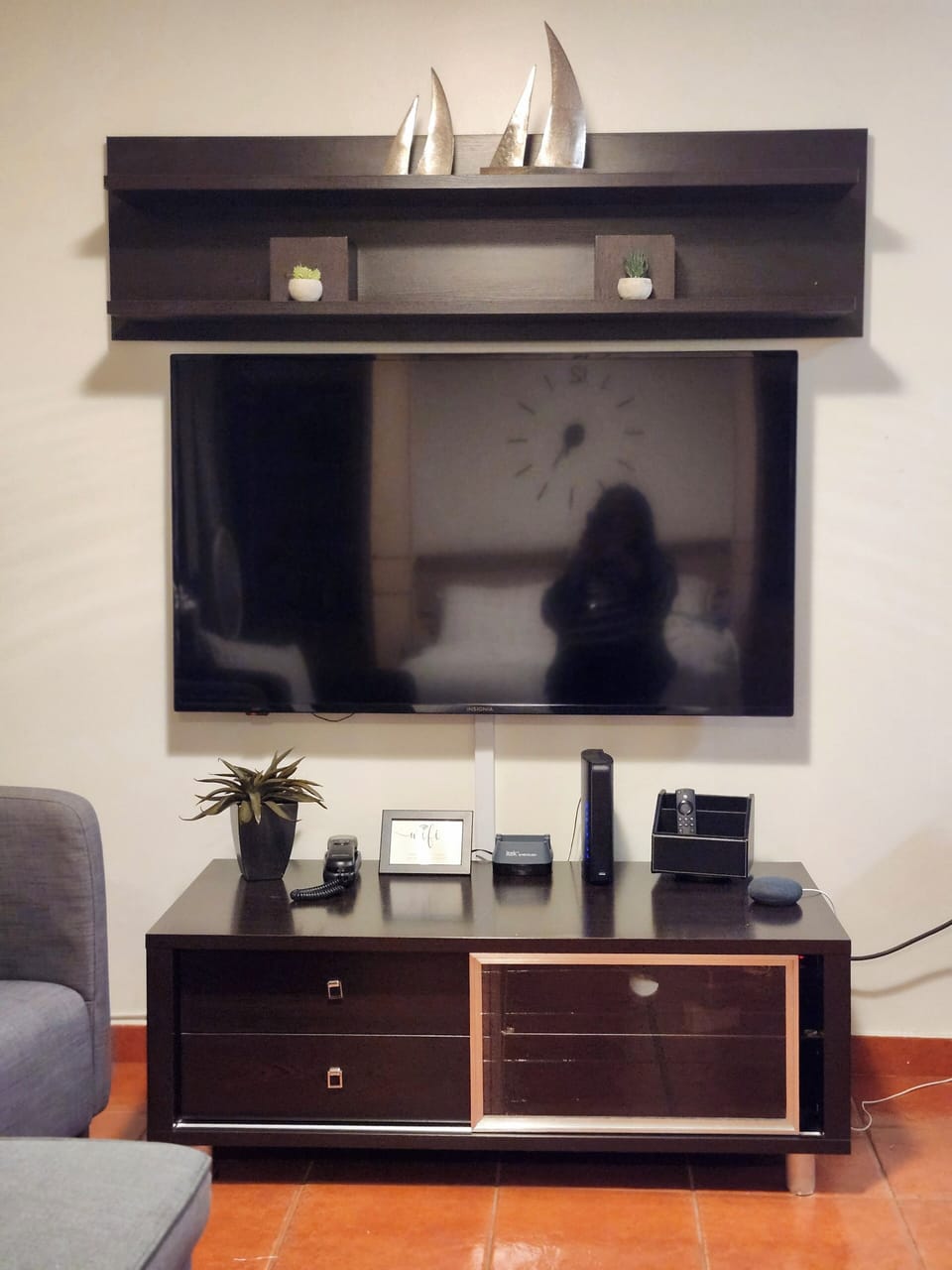 Entertainment station