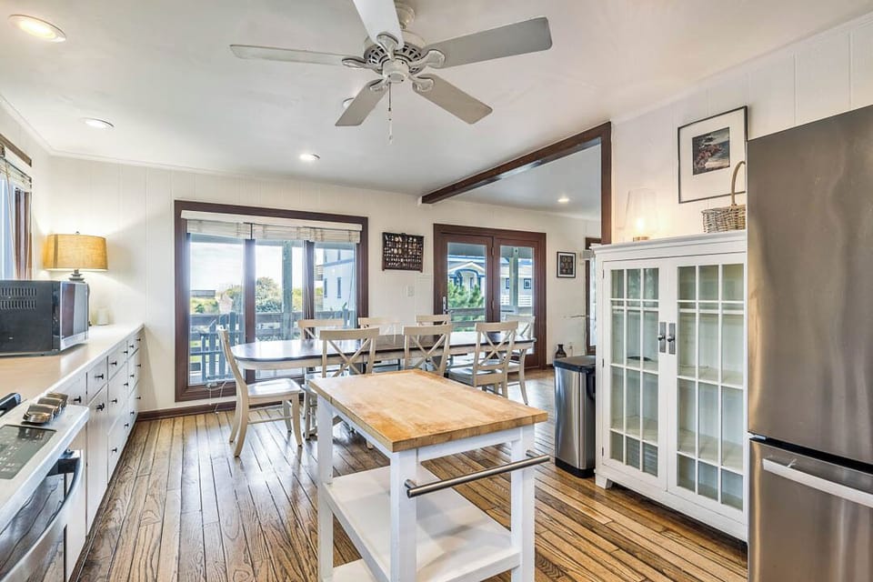 Mid-Level Kitchen