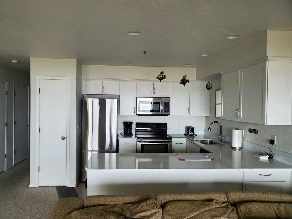 Brand new kitchen and appliances installed 3/19