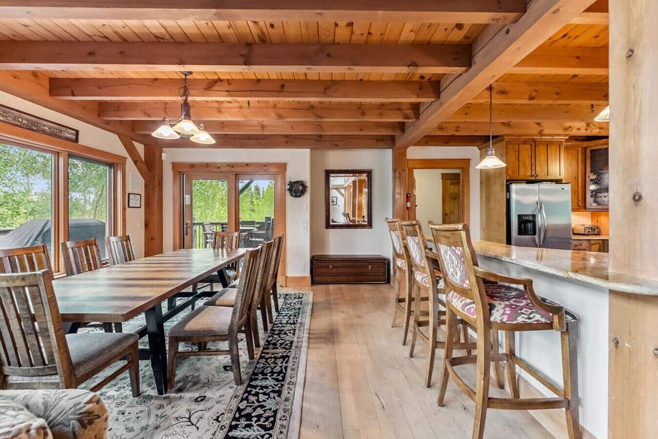 Plenty of dining space for your whole group.