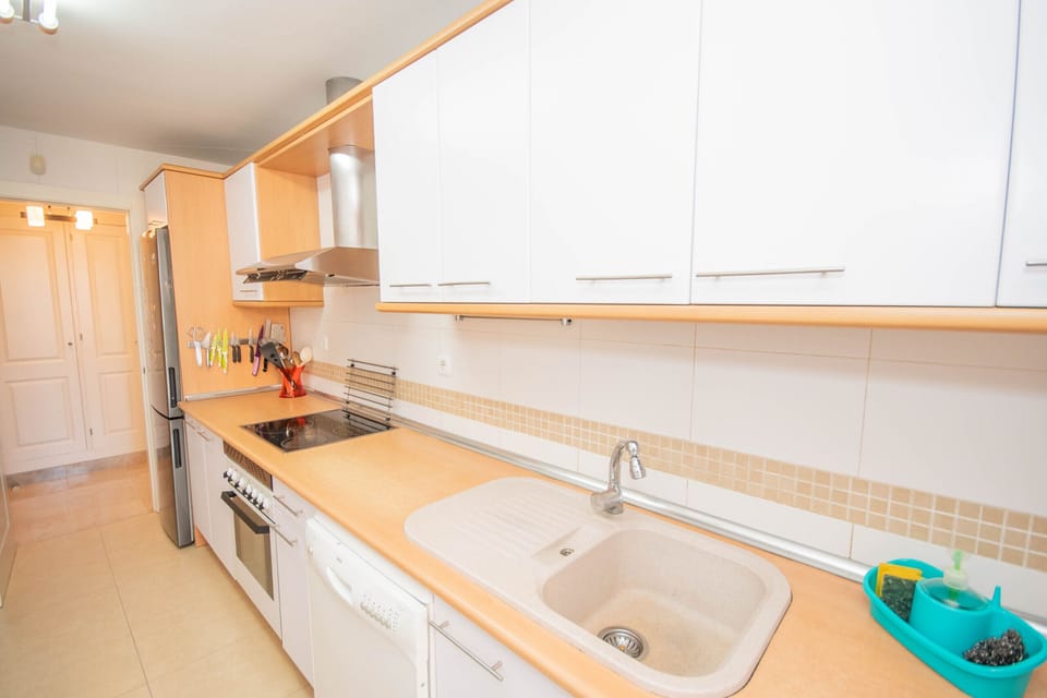 Enjoy the kitchen of this apartment in La Cala de Mijas