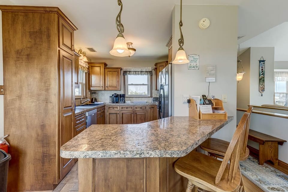 Top-Level Kitchen with Bar (seats 2)