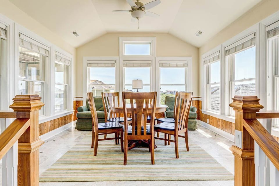 Loft with Table (seats 6)