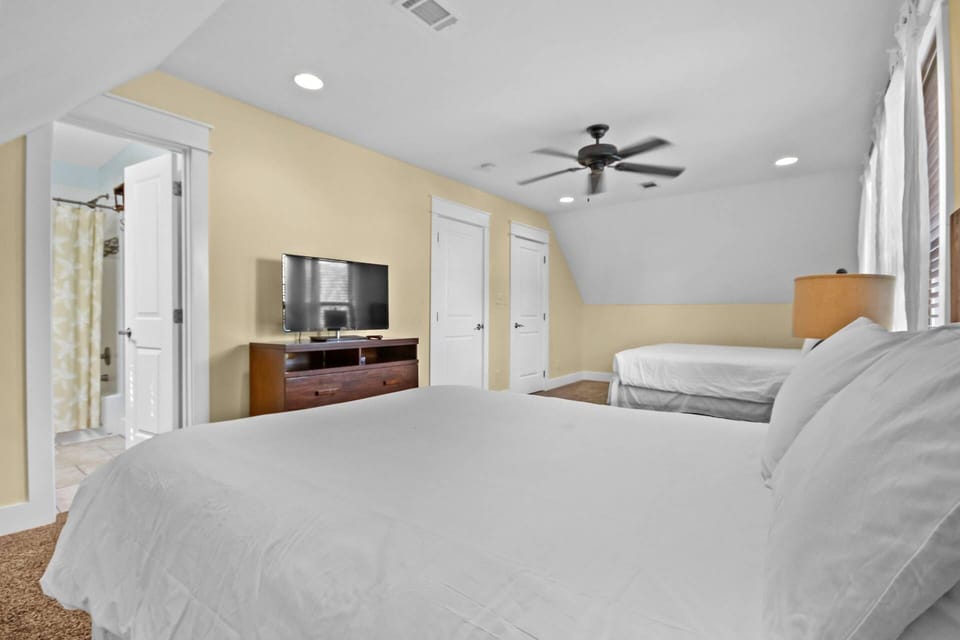4th Bedroom with 2 Queen Beds