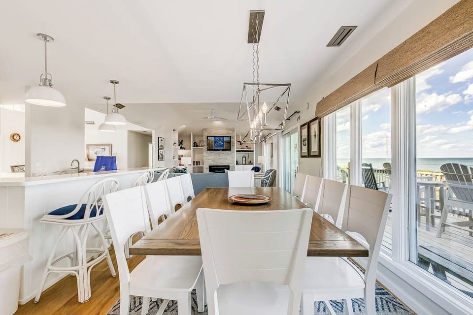 Top-Level Dining Room with Table (seats 10)