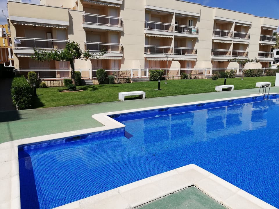 Swimming-pool