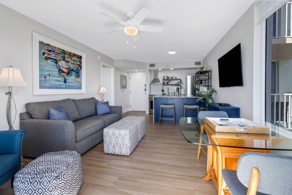 The comfortable open concept main living space provides a great retreat for 2-4 guests.