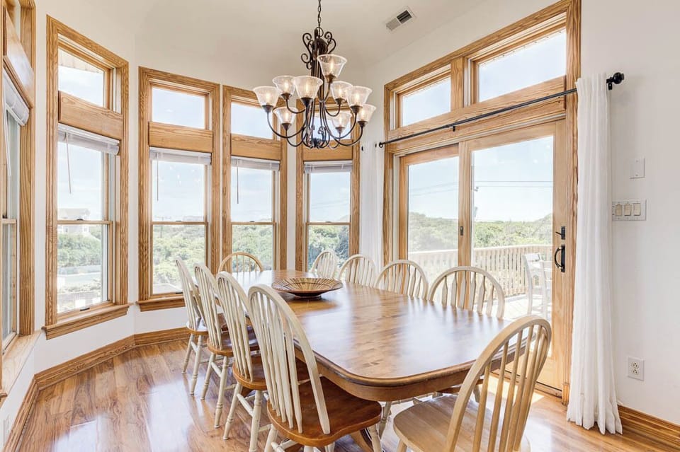 Top-Level Dining Room with Table (seats 8)