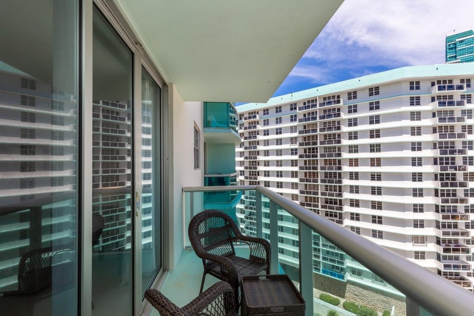 Sip your coffee with a view! Discover endless horizons from here.