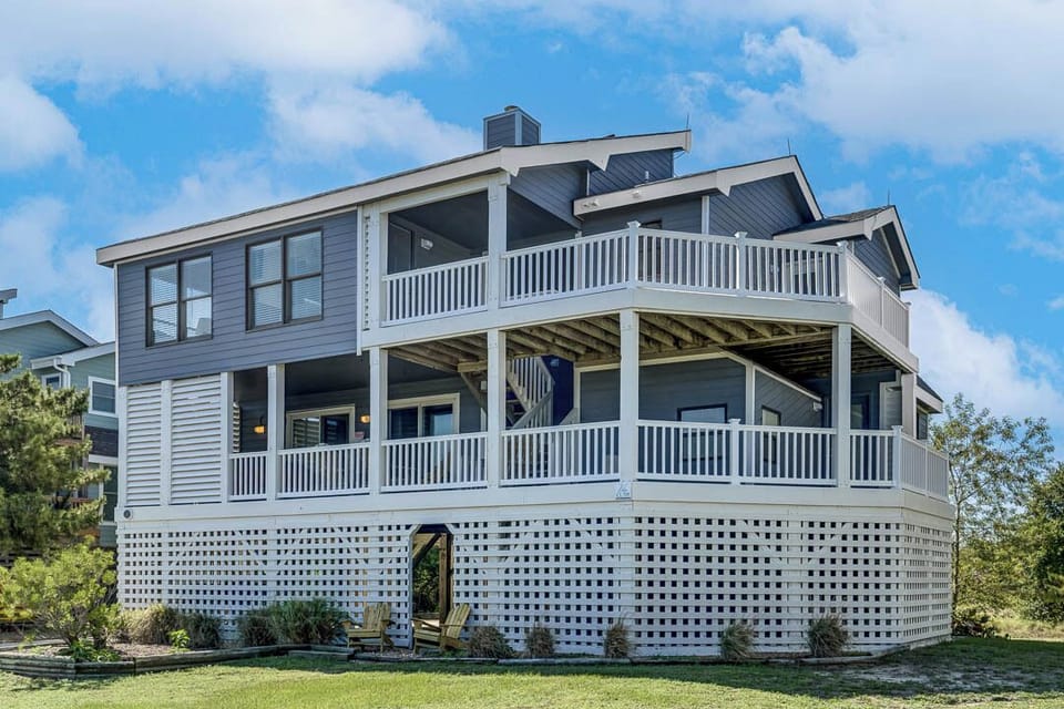 Front Exterior of The Aiere