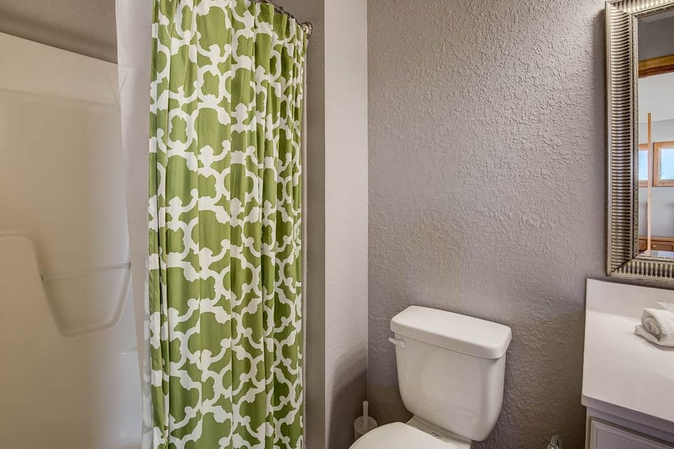 Top-Level Queen Master Bathroom