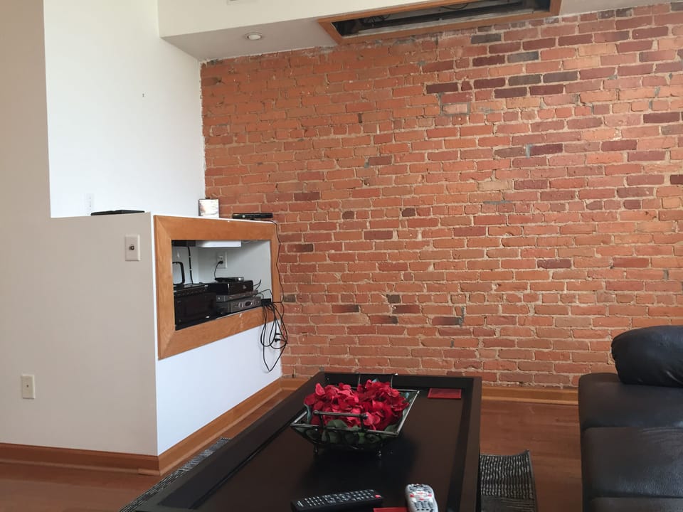 Entertainment center