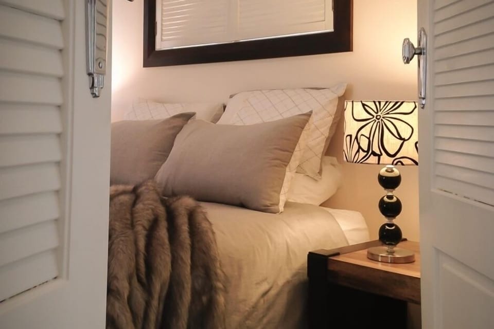 Master suite bedroom