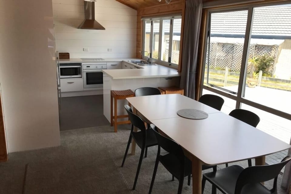 Dining table - can be extended to seat extra people