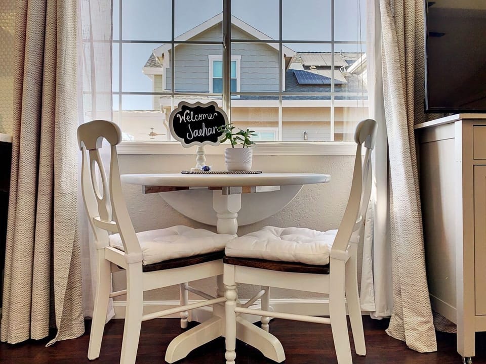 Cozy breakfast area