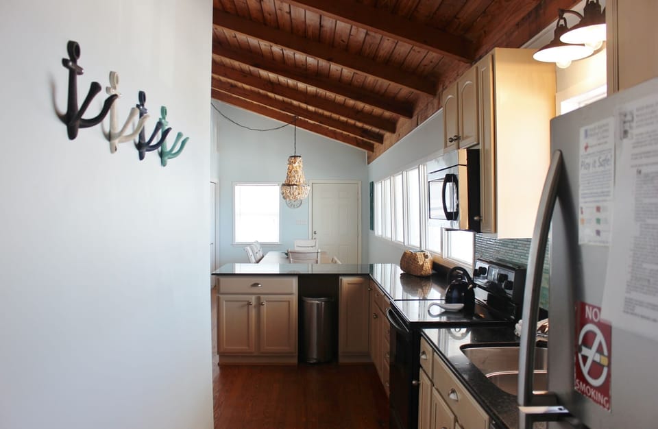 Entrance to kitchen