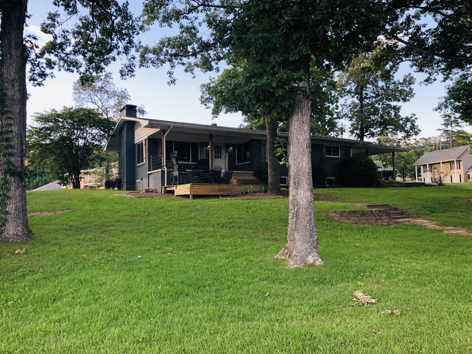 Large, Shaded Back Yard