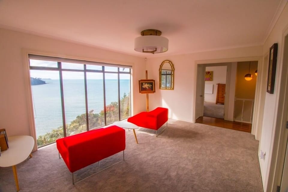 Upstairs Lounge