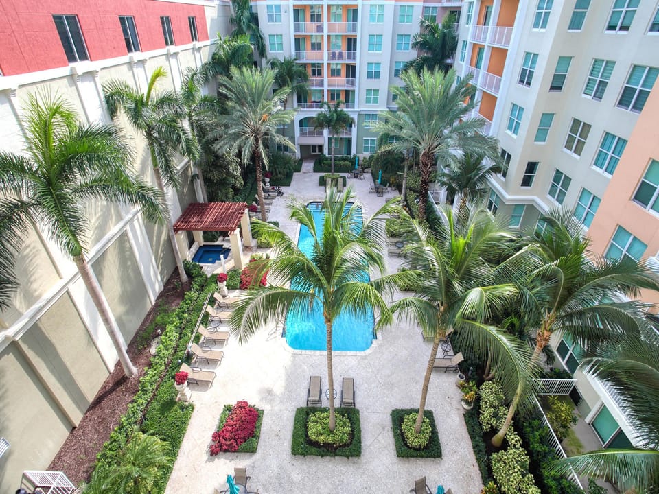 Pool N1 just few steps from the condo. Same building 