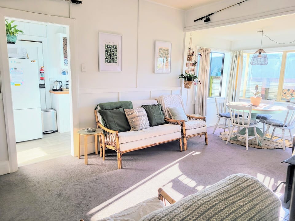 Small but sunny, lounge/dinning area. 