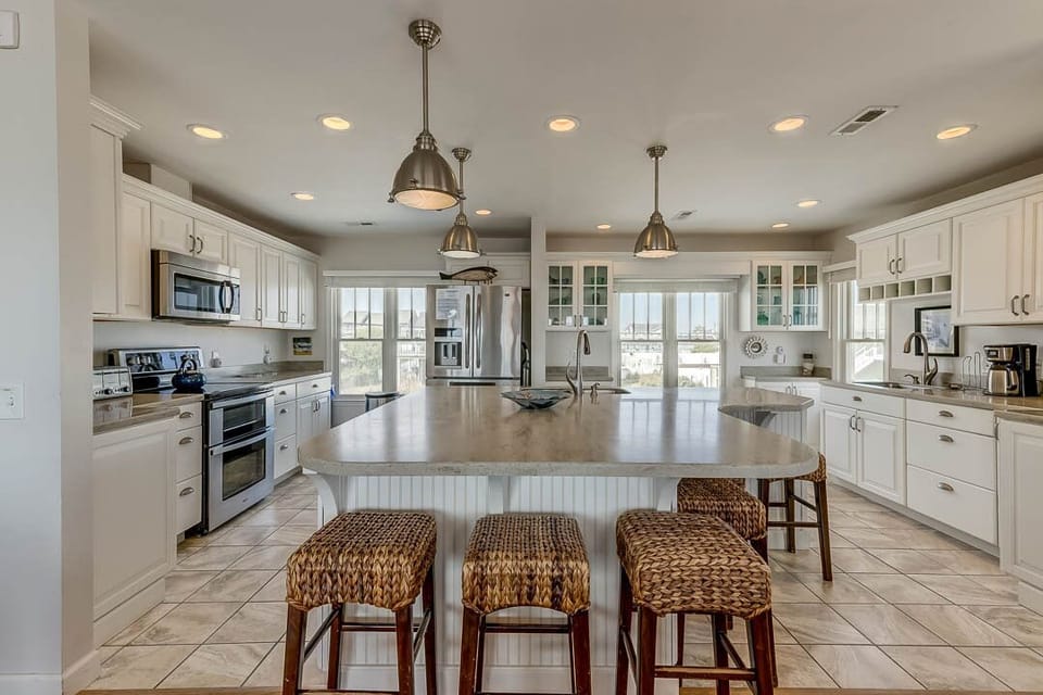 Top-Level Kitchen with Island (seats 6)
