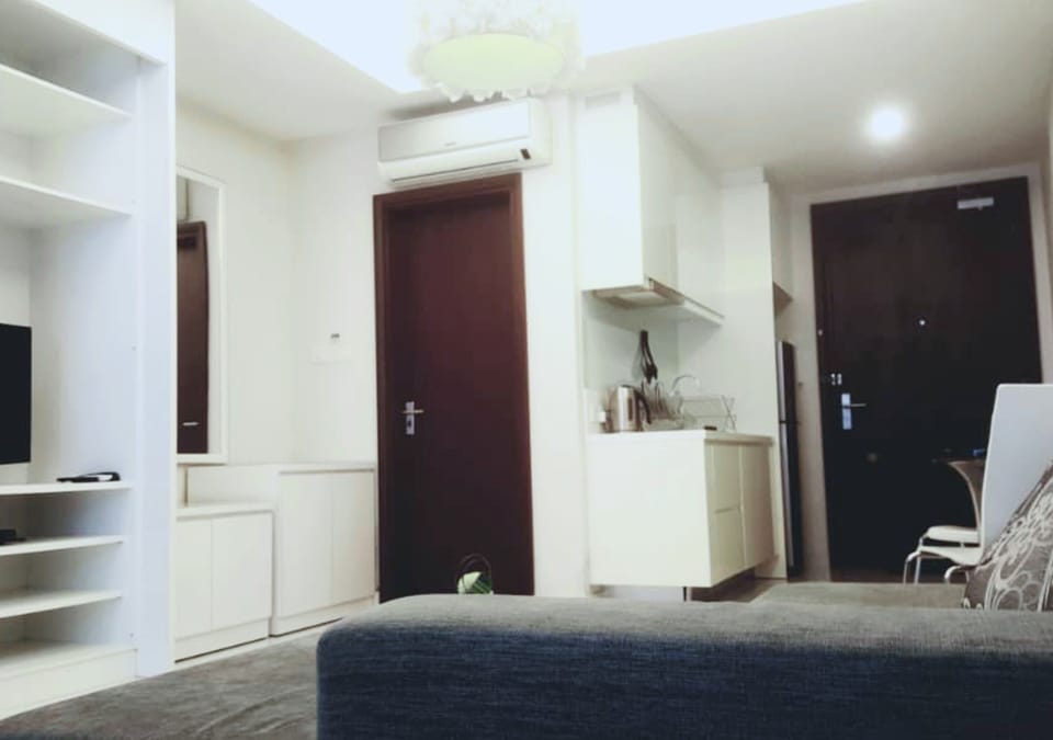 Bathroom & Kitchen