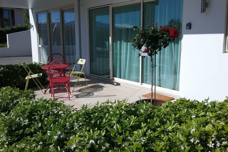 Entry to apartment