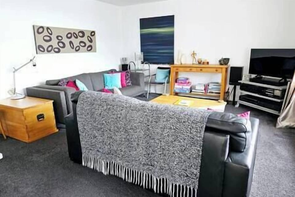 Plenty of space in the lounge for groups of family, friends or colleagues to share.