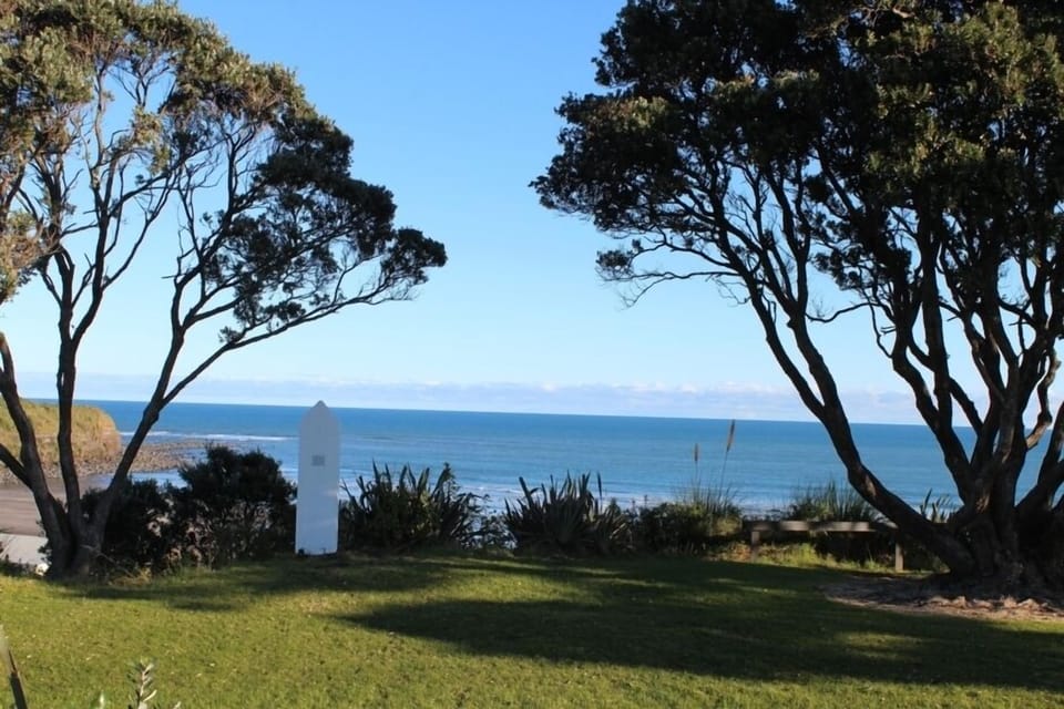 The shipping marker (historical feature)