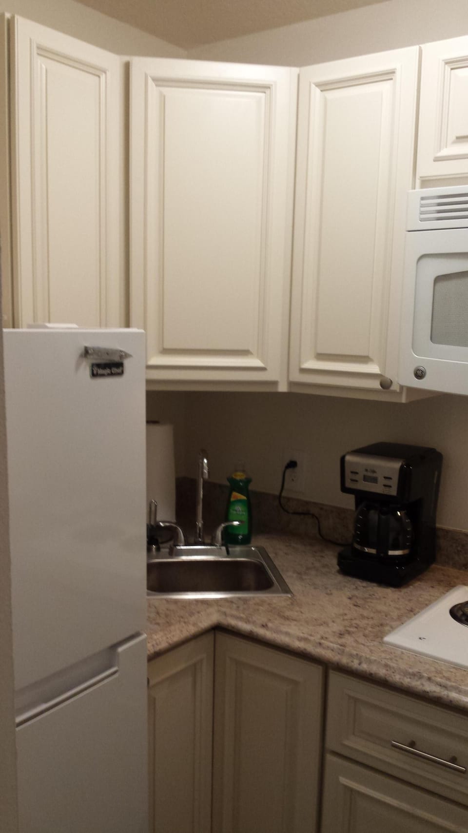 New kitchen w/new appliances 