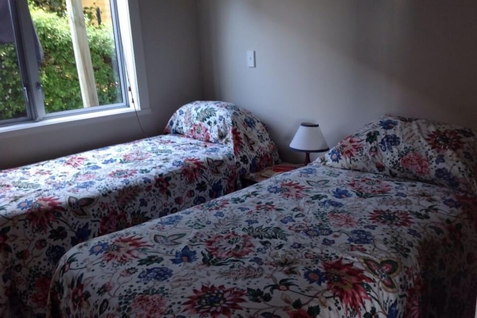 Twin share bedroom