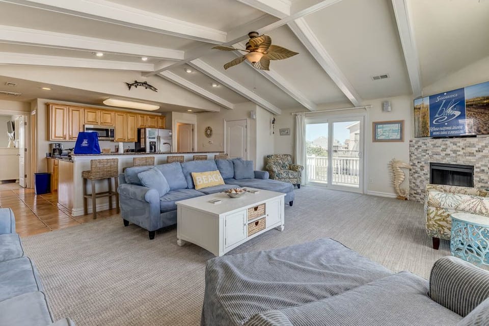 Top-Level Great Room with Deck Access