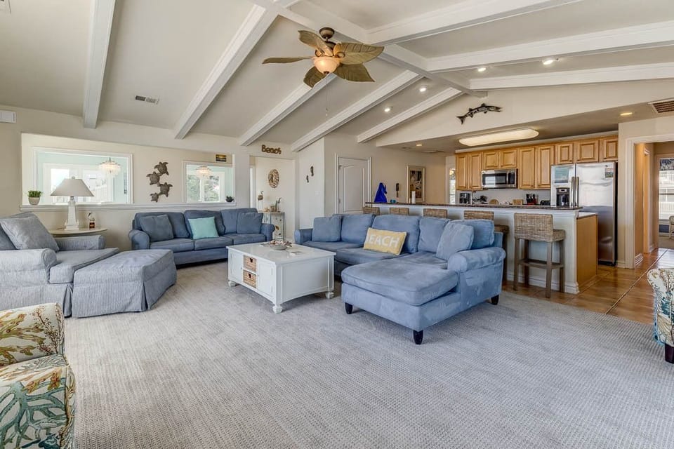 Top-Level Great Room with Deck Access