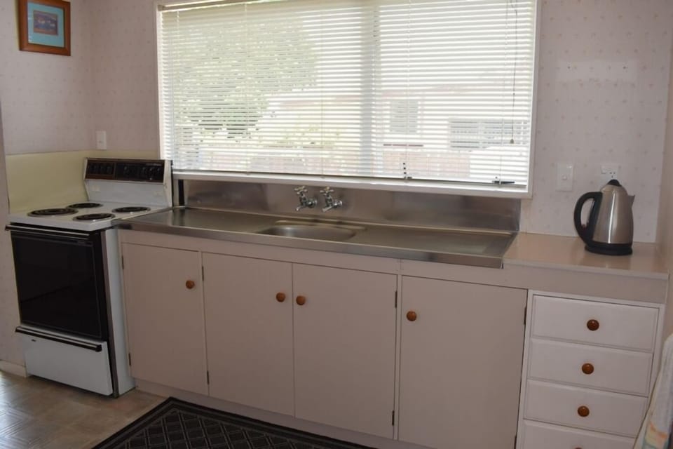 Kitchen sink