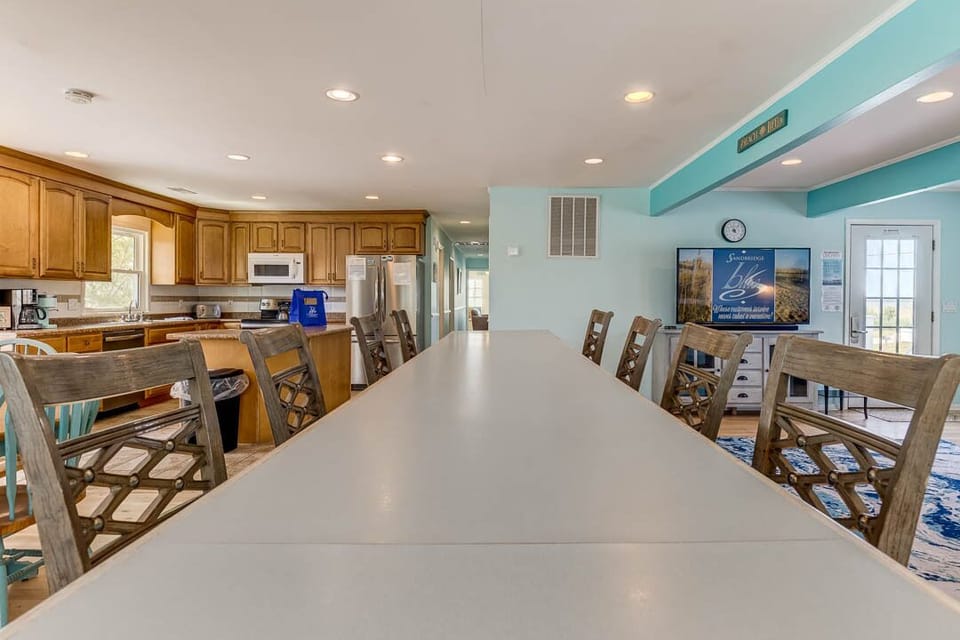 Mid-Level Dining Table (seats 8)