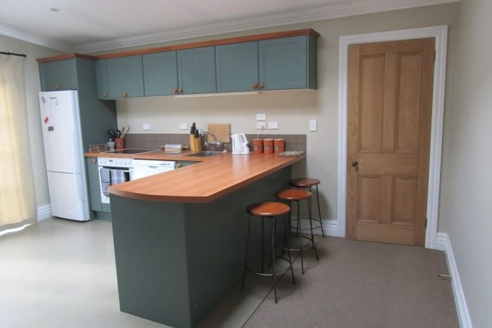 Kitchen Dining area