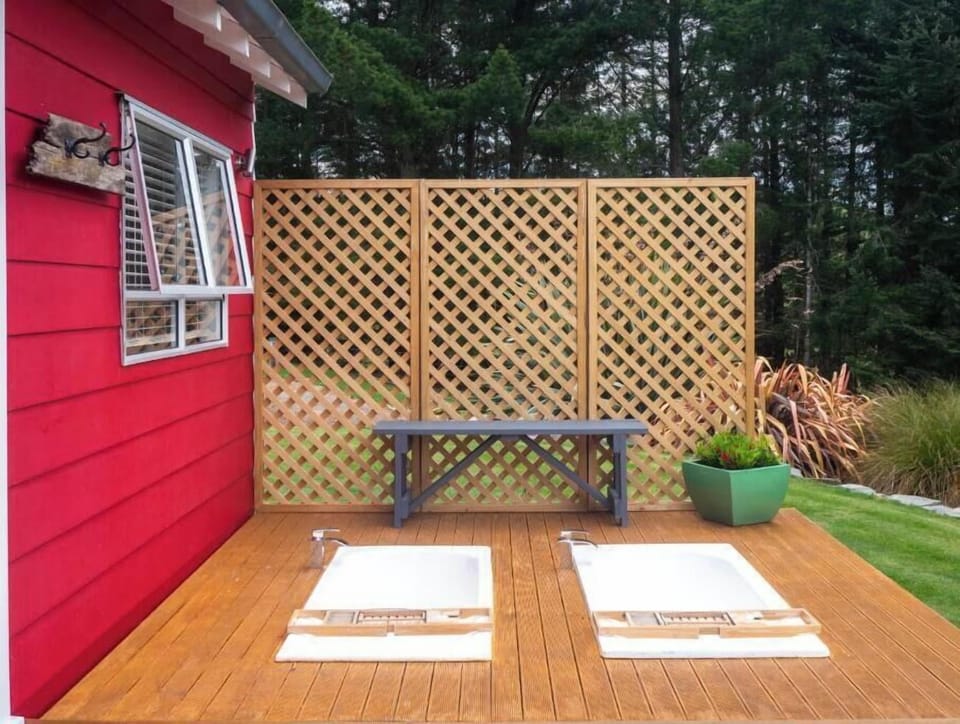 Double outdoor baths