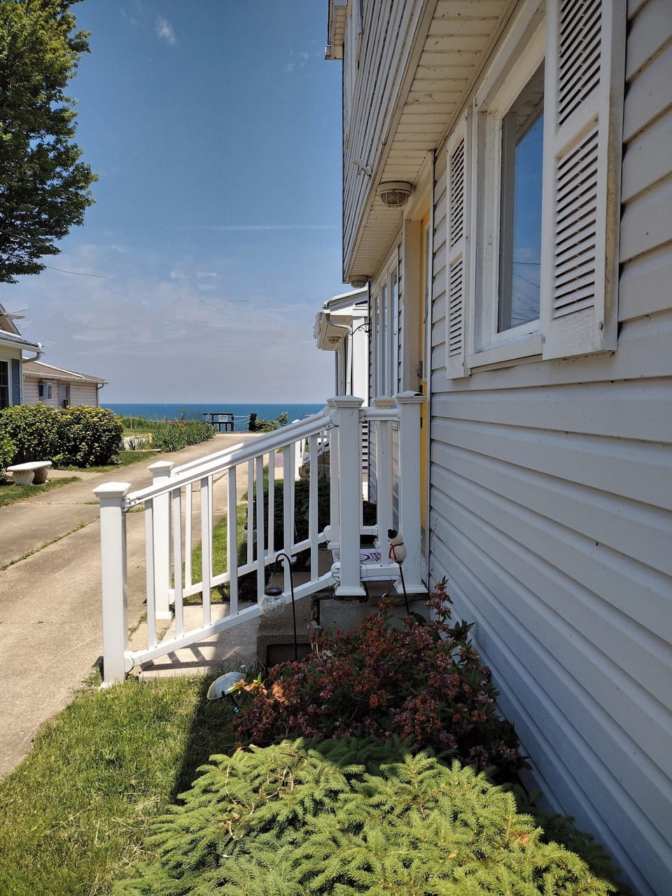 Steps to the Lake View