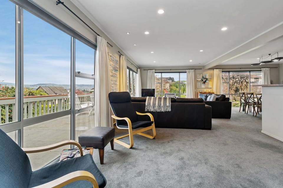Dining/living room