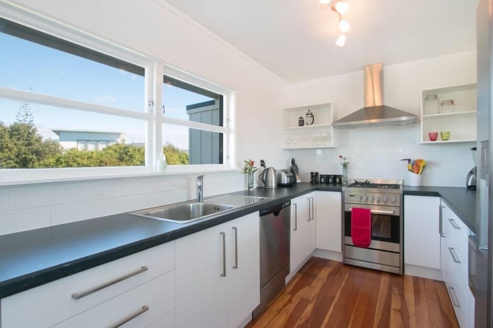 Fully loaded kitchen, with all the essentials and more