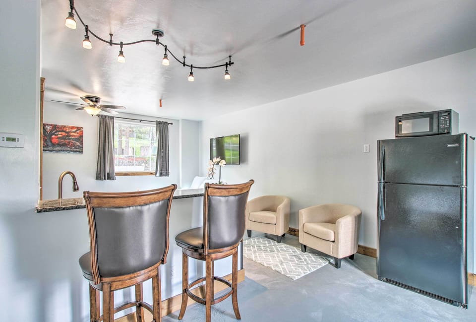 Studio Interior | Central A/C