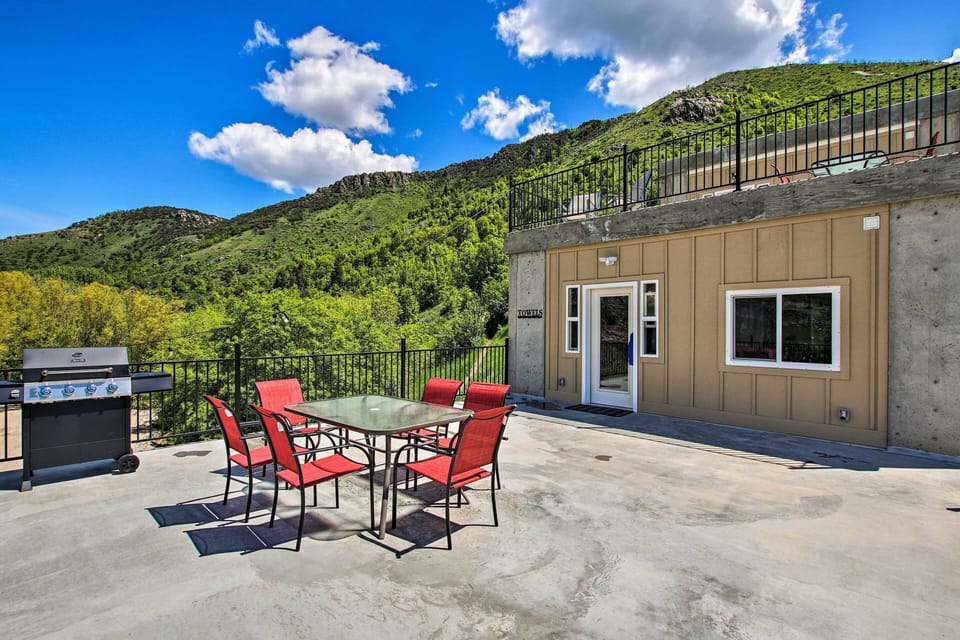 Lava Hot Springs | Studio | 1BA | 500 Sq Ft | Stairs to Enter