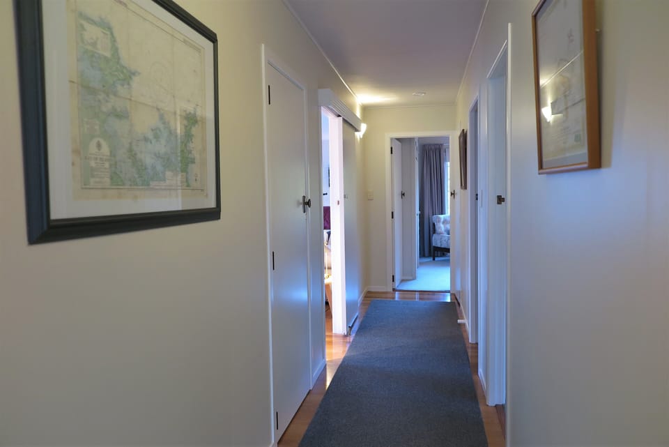 Hall to bedrooms and main bathroom