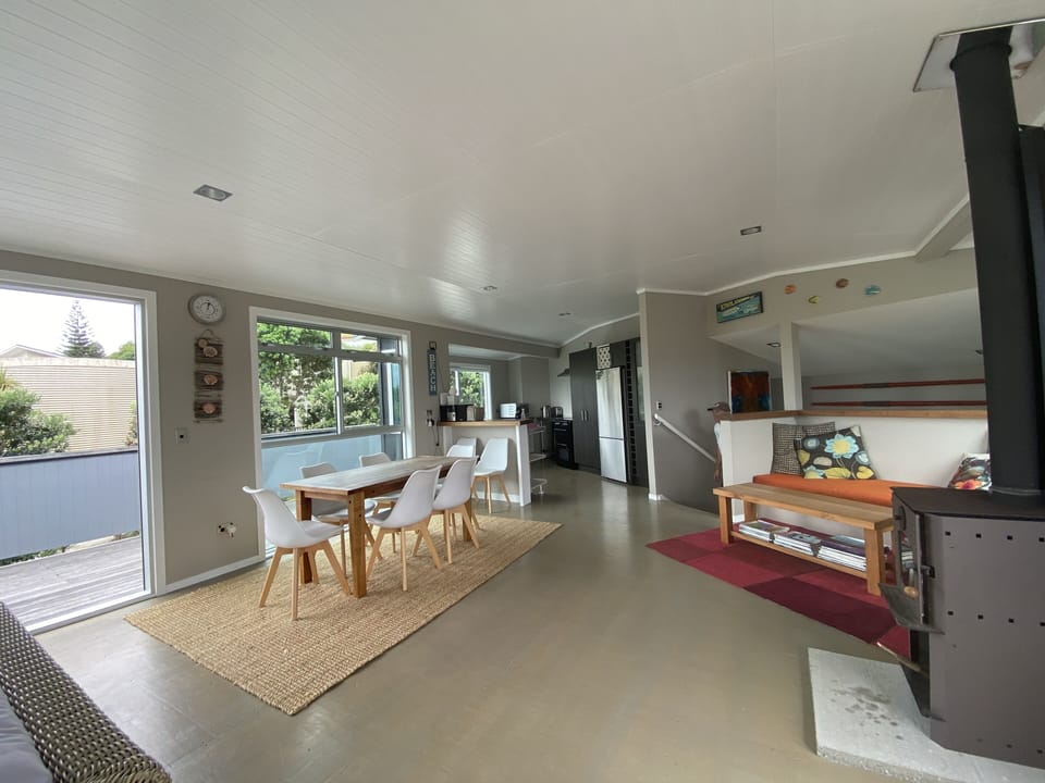 Lounge/ dining 