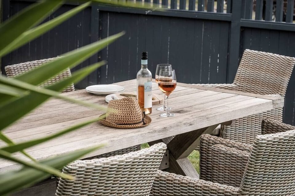 One Fyfe has a large outdoor dining table