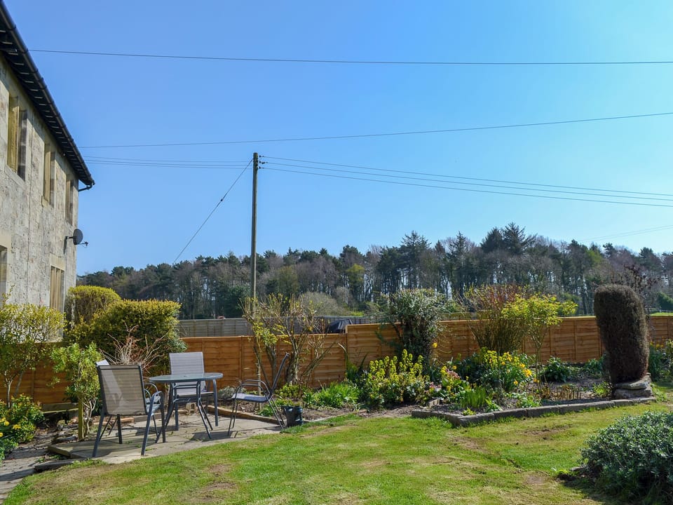 Spacious lawned garden | Sheilas Cottage, Christon bank, near Alnwick