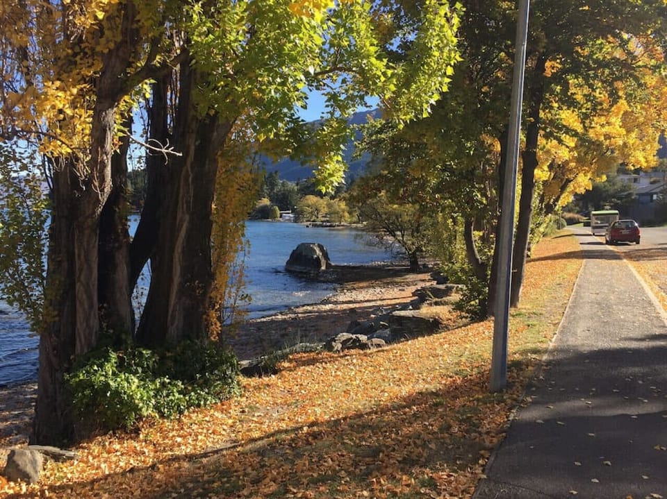 The Bay House is a true 5 minute easy walk to central Queenstown; this convenience and beauty is hard to beat!