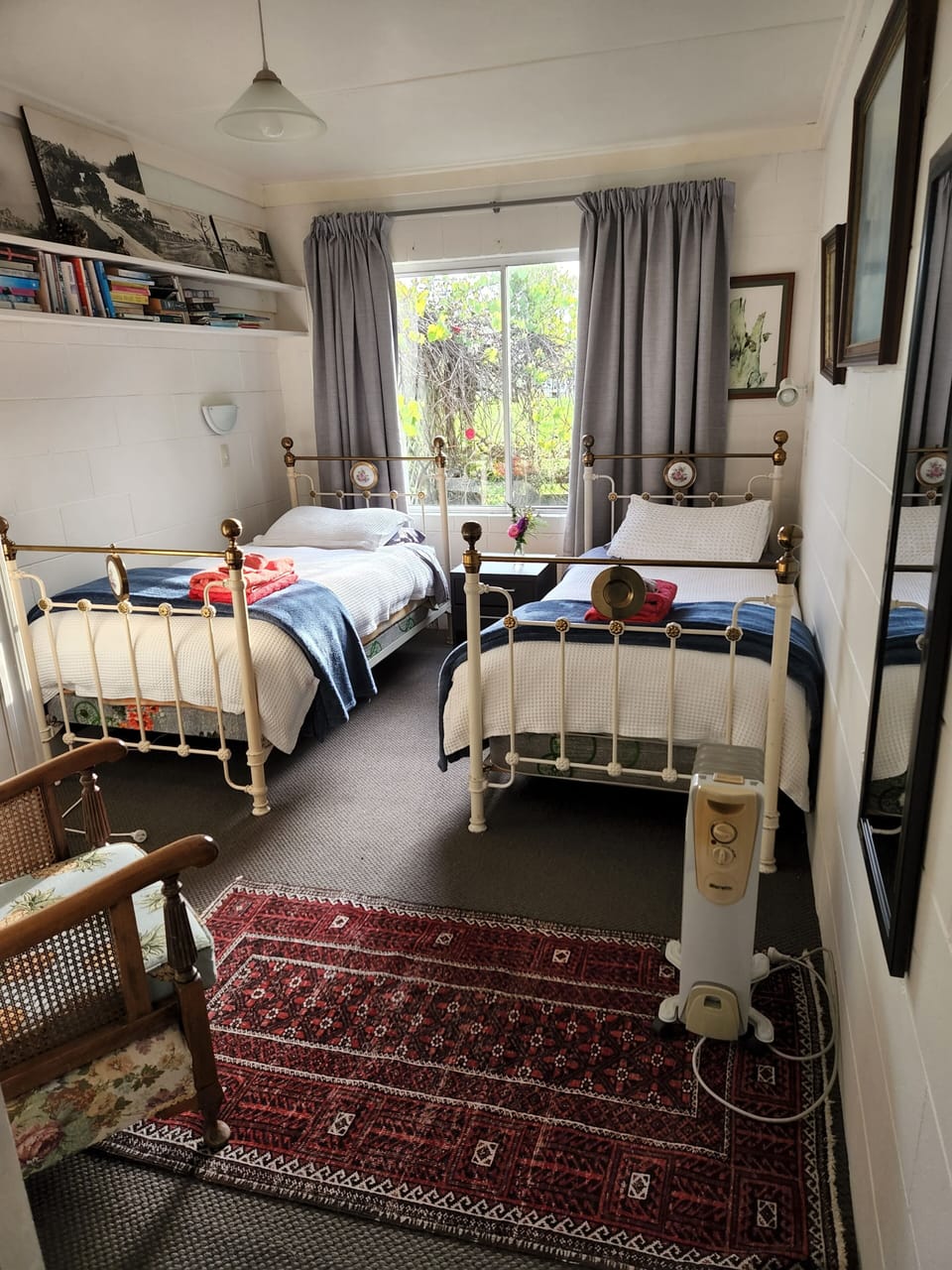 room 1 - twin share